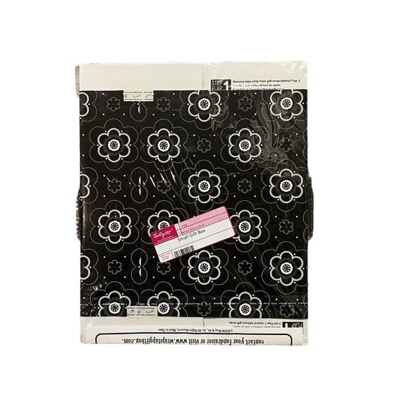 Thirty-One Lot of 19 Small Gift Boxes Cardboard Onyx Blossom New - Picture 2 of 3